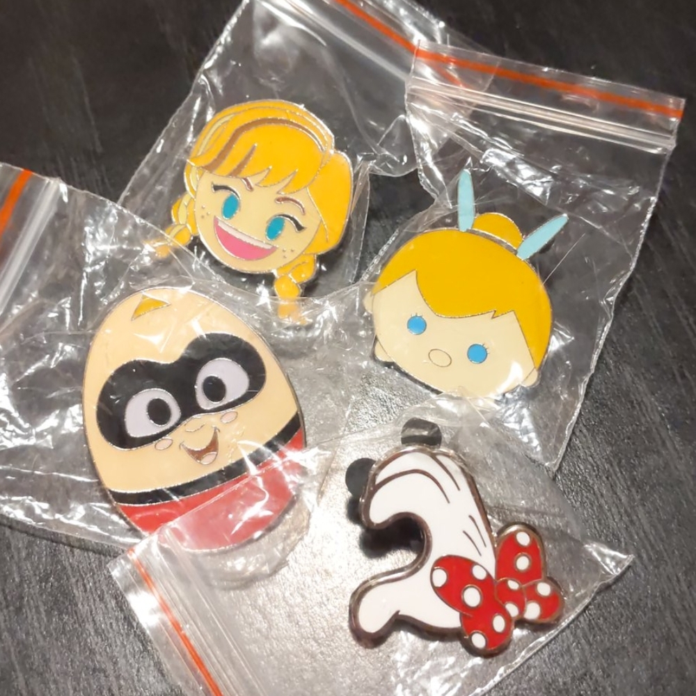 Bundle of 4 Disney Enamel Pins